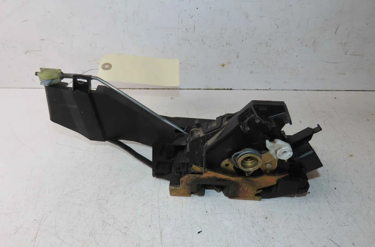 Serrure porte avg FORD FOCUS I occasion