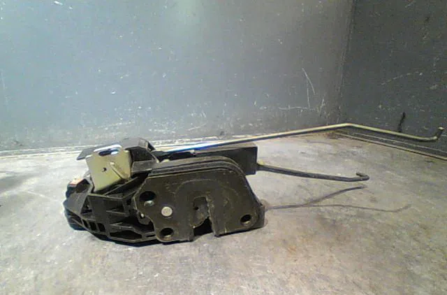 Serrure porte avg Hyundai SANTA FÉ I (SM) 2.0 crdi 4x4 (2003-2006) occasion