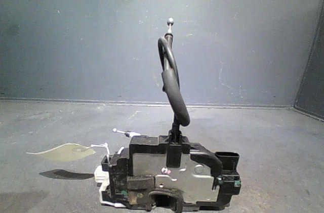 Serrure porte avg Kia CEE'D SW (ED) 1.6 crdi 115 (2007-2012) occasion