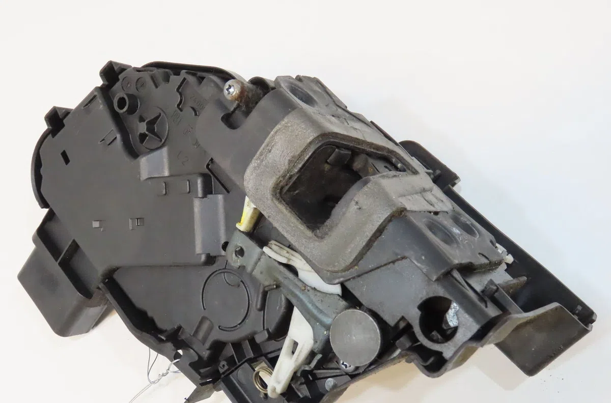 Serrure porte avg Land rover RANGE ROVER SPORT I (L320) 2.7 d 4x4 (2005-2013) occasion