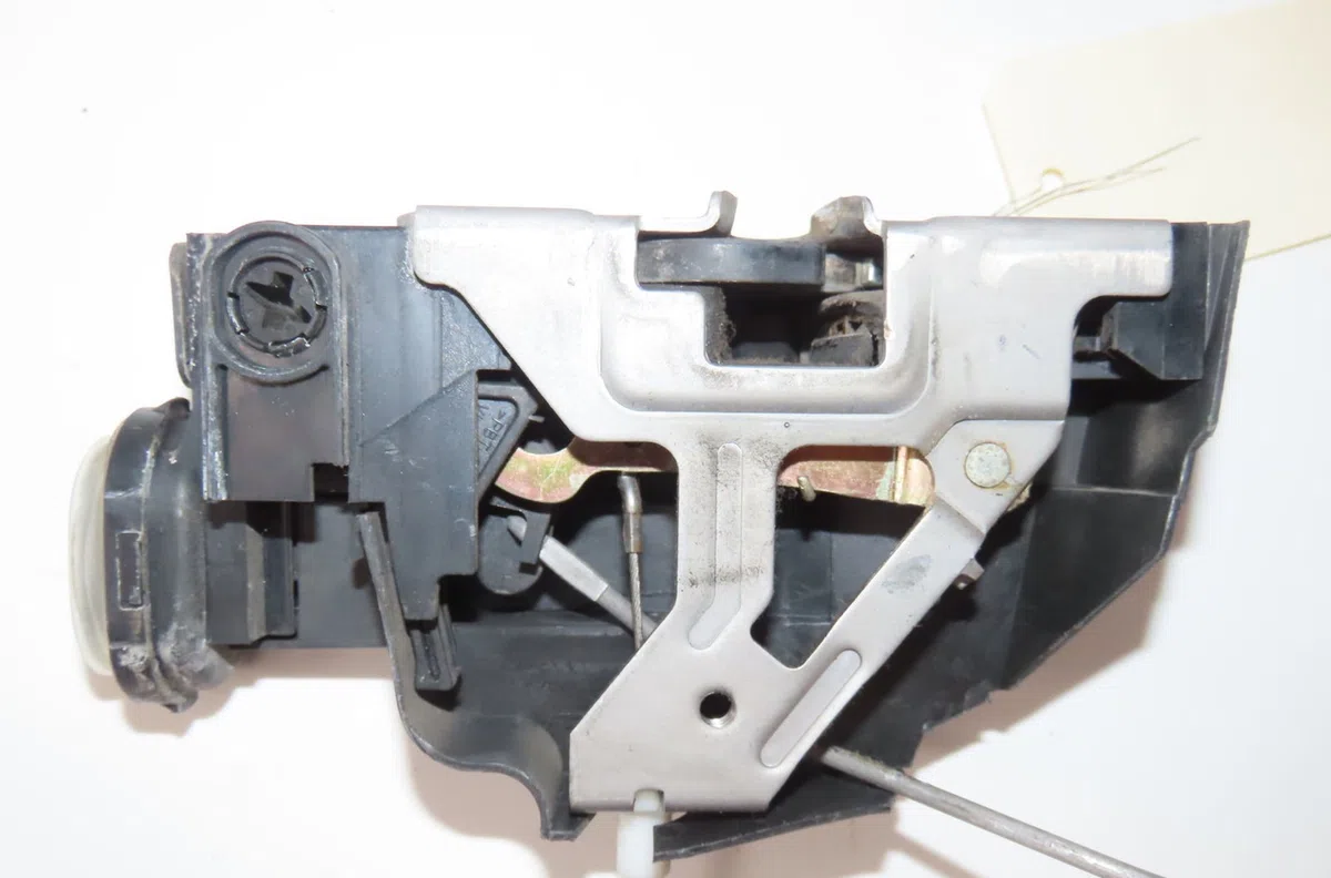 Serrure porte avg Mercedes-benz CLASSE A (W168) A 190 (168.032, 168.132) (1999-2004) occasion