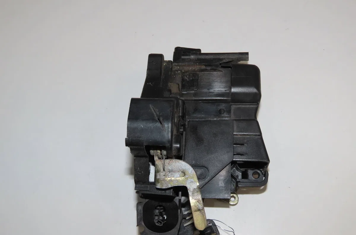 Serrure porte avg Mercedes-benz CLASSE E (W210) E 320 cdi (210.026) (1999-2002) occasion