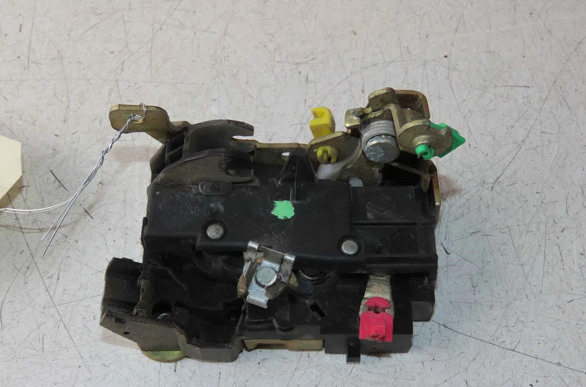 Serrure porte avg NISSAN KUBISTAR I occasion
