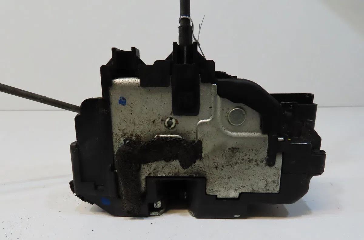 Serrure porte avg Nissan QASHQAI - QASHQAI 2 I (J10, NJ10, JJ10E) 2.0 dci (2007-2013) occasion