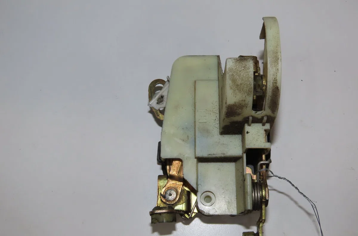 Serrure porte avg Opel CORSA B (S93) 1.7 d (f08, f68, m68) (1996-2000) occasion