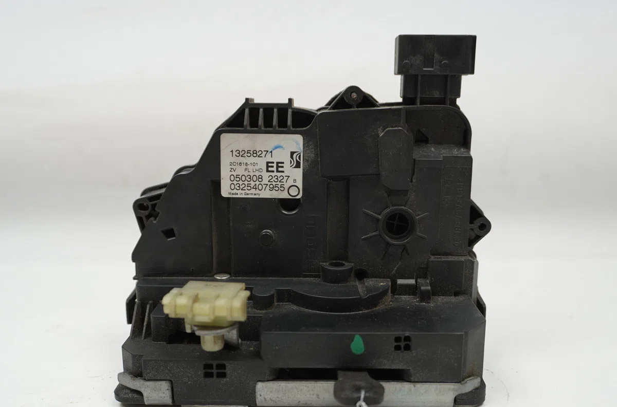 Serrure porte avg Opel CORSA D (S07) 1.3 cdti (l08, l68) (2006-2014) 3 portes occasion