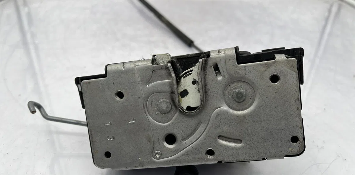 Serrure porte avg OPEL CORSA E occasion