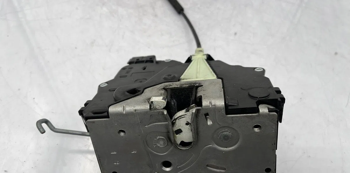 Serrure porte avg OPEL CORSA E occasion