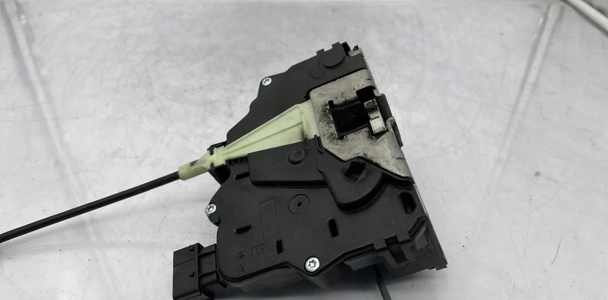 Serrure porte avg OPEL CORSA E occasion