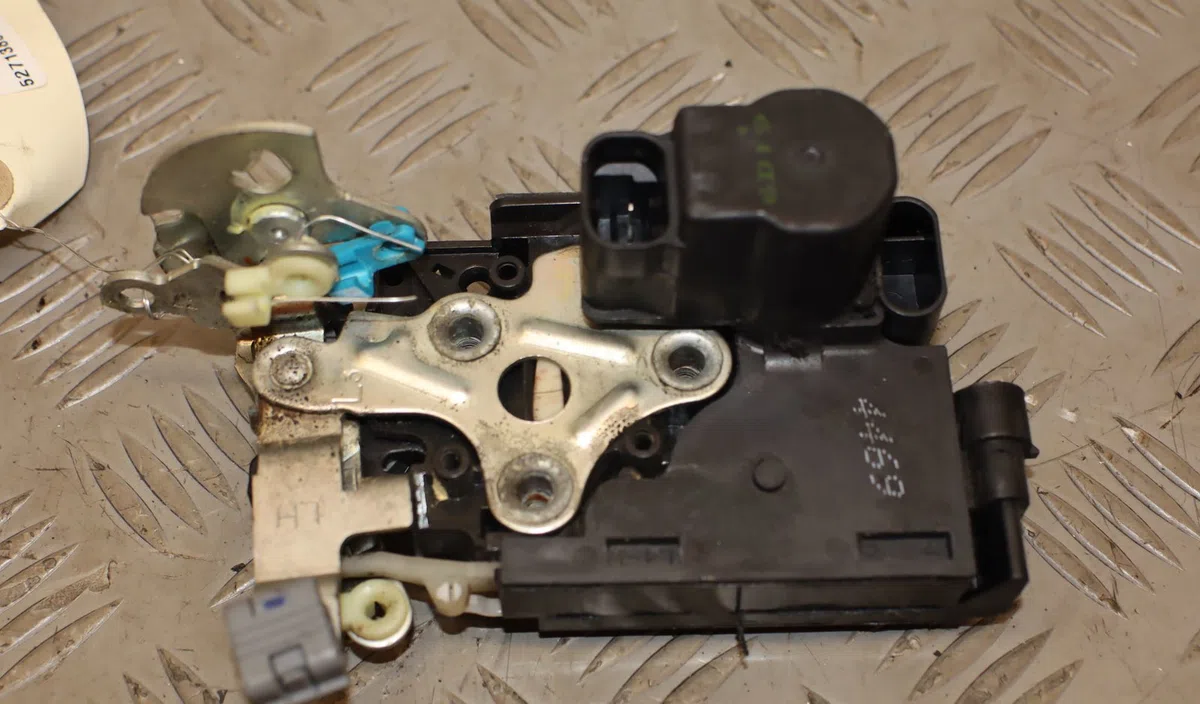Serrure porte avg Opel KARL (C16) 1.0 (2015-2018) occasion