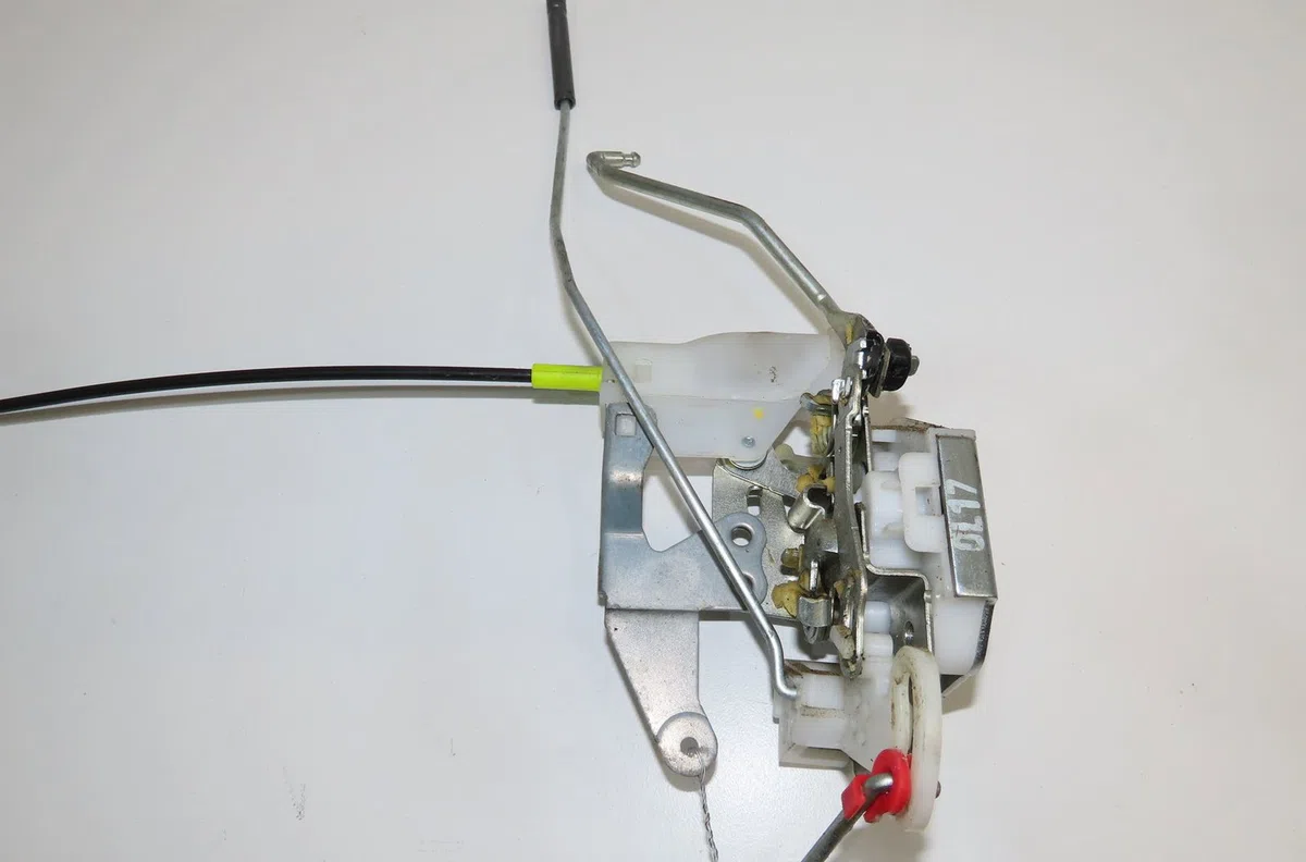 Serrure porte avg Peugeot 107 (PM_, PN_) 1.0 (2005-2014) 3 portes occasion