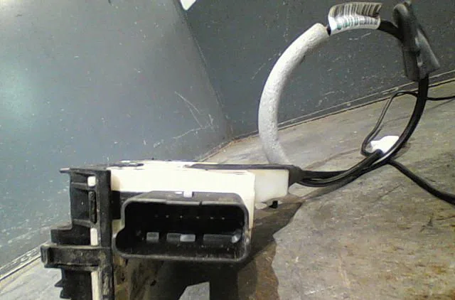 Serrure porte avg Peugeot 208 I (CA_, CC_) 1.6 hdi (2012) 5 portes occasion