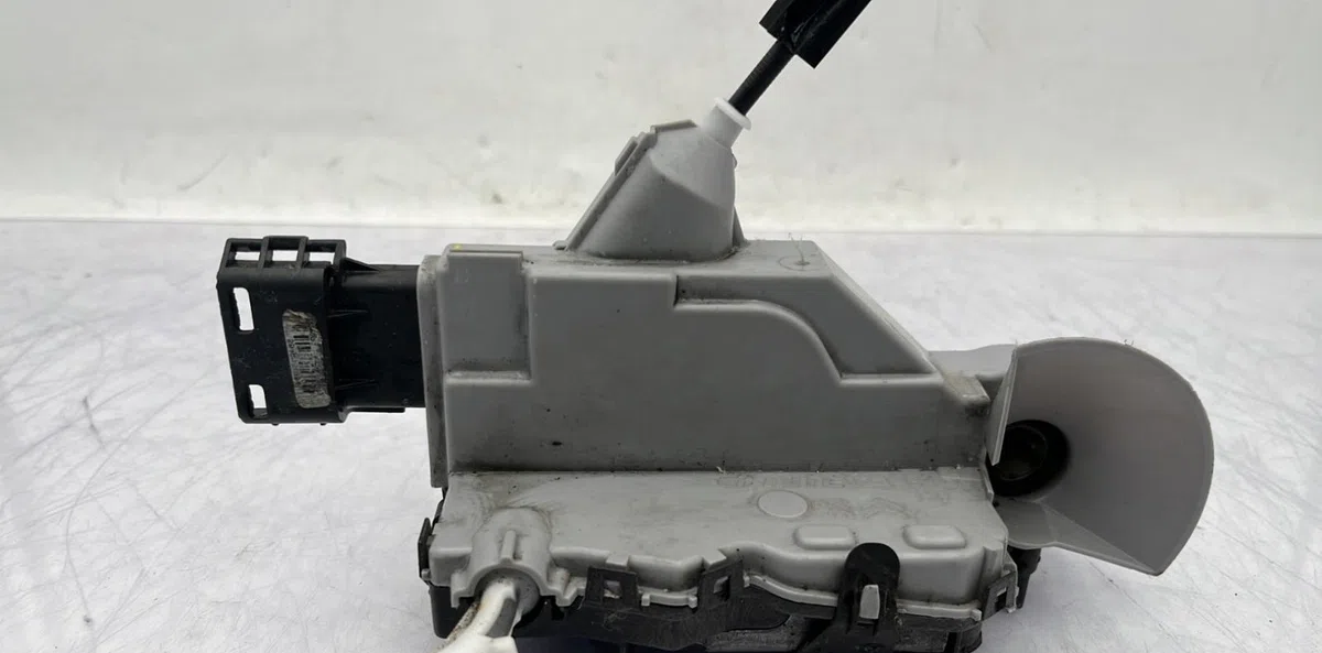 Serrure porte avg PEUGEOT 3008 2 PHASE 2 occasion