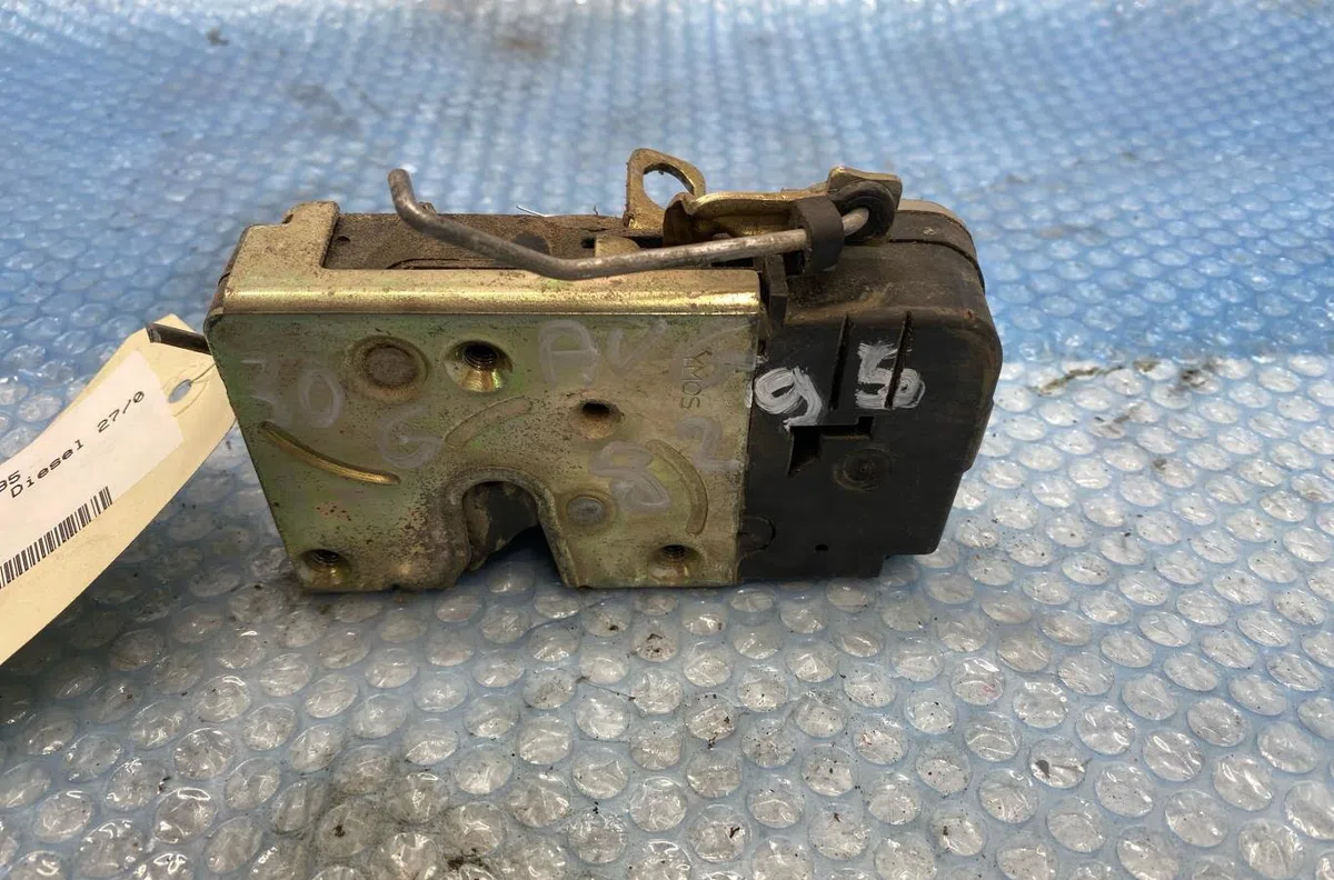 Serrure porte avg Peugeot 306 Break (7E, N3, N5) 1.9 d (1998-2002) occasion