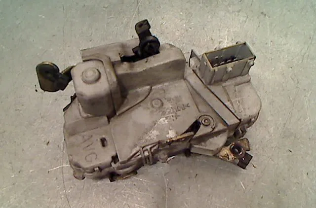 Serrure porte avg PEUGEOT 306 Phase 1 09-1994--03-1997 occasion
