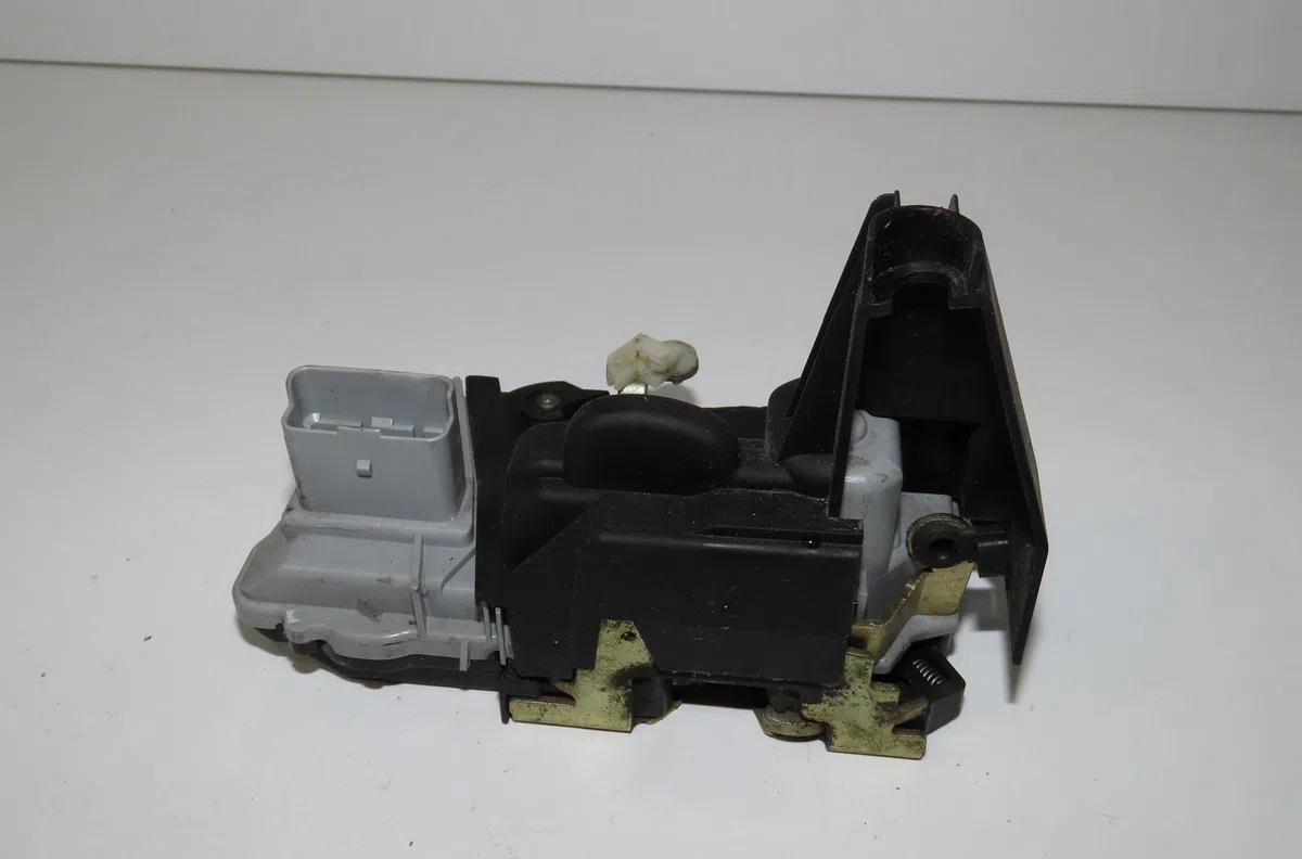 Serrure porte avg Peugeot 307 (3A-C) 1.6 16v (2000-2007) 5 portes occasion