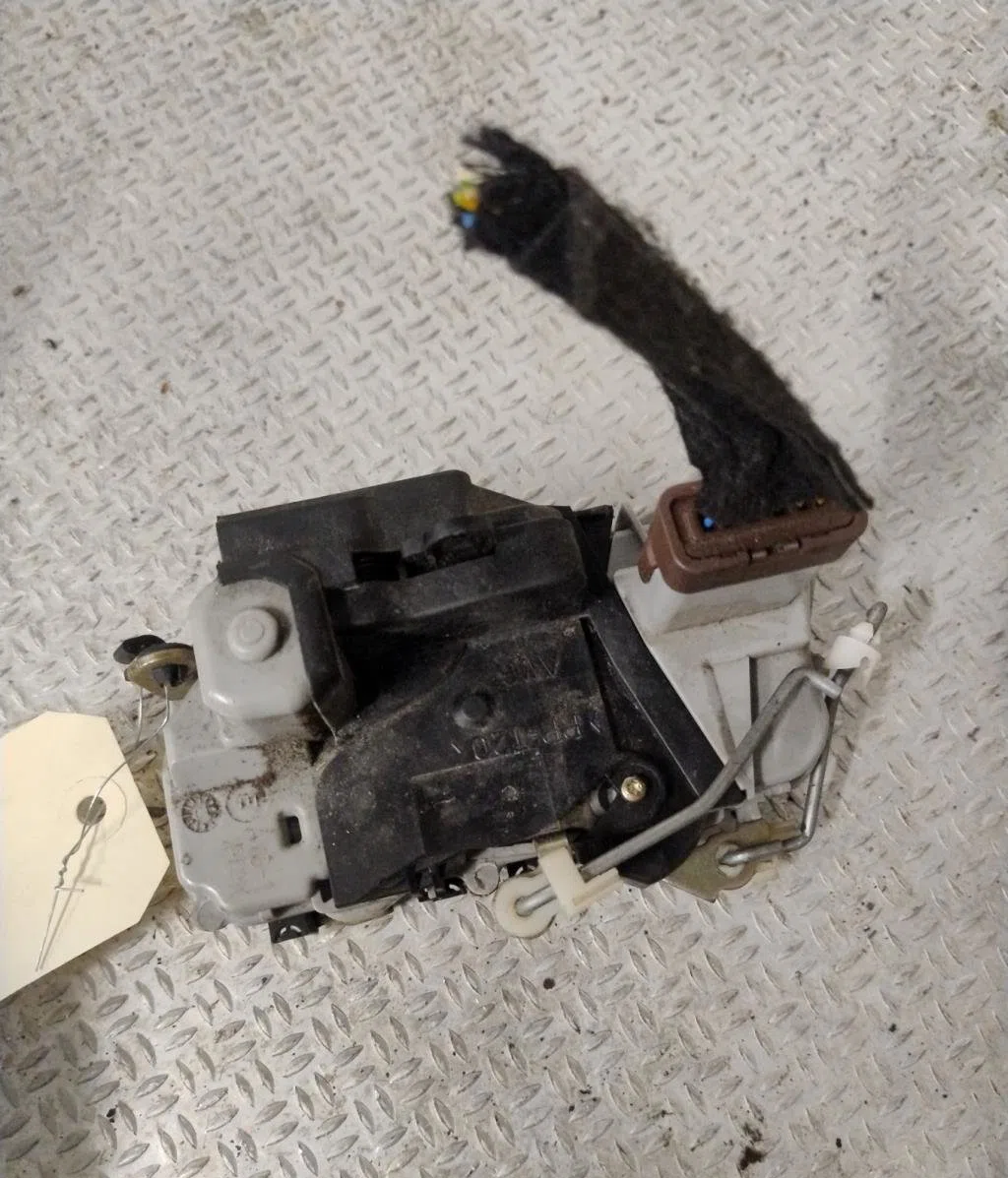 Serrure porte avg Peugeot 307 (3A-C) 2.0 hdi 90 (2000-2007) 5 portes occasion