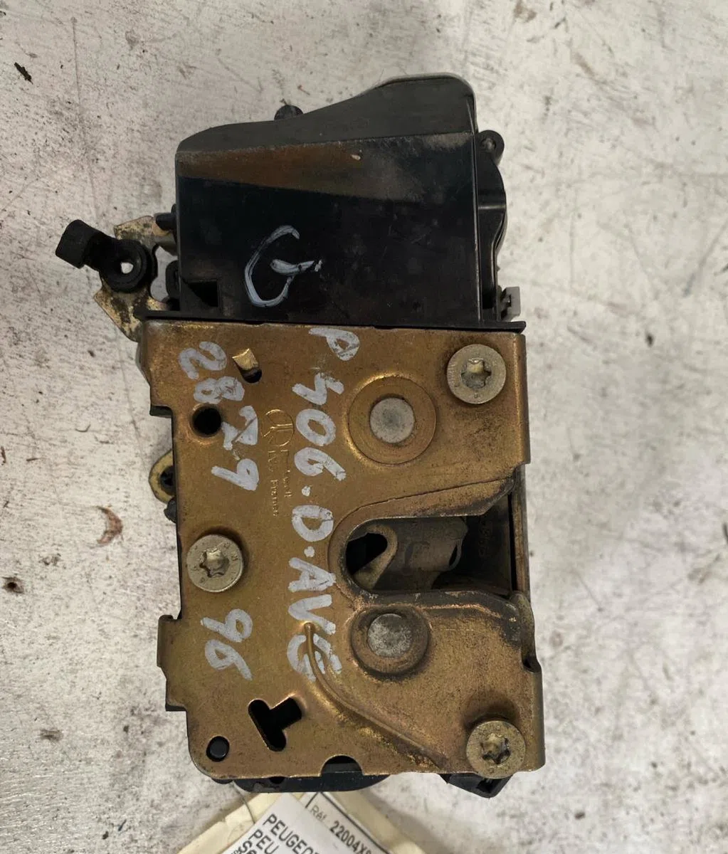 Serrure porte avg Peugeot 406 Break (8E-F) 1.9 td (1996-2004) occasion