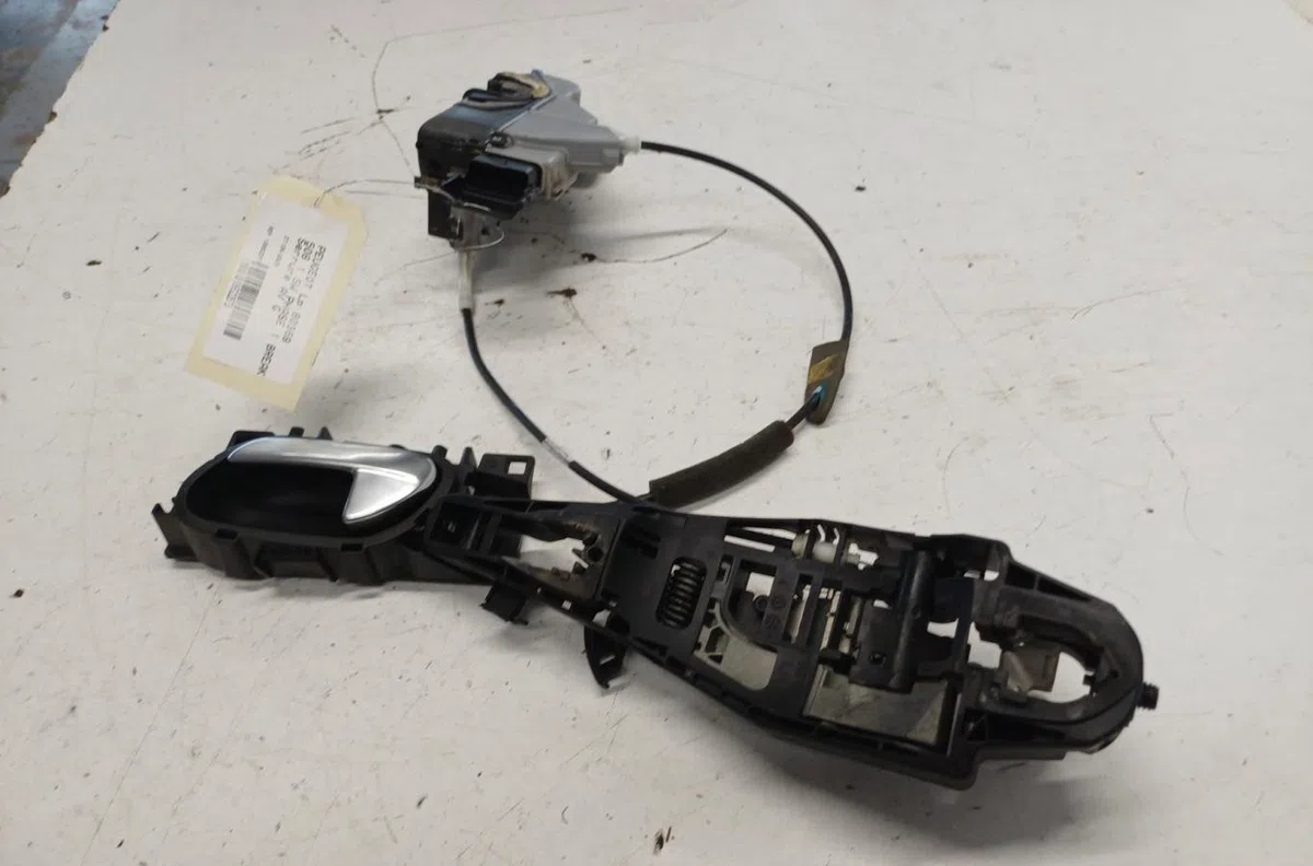 Serrure porte avg PEUGEOT 508 1 SW PHASE 1 BREAK occasion