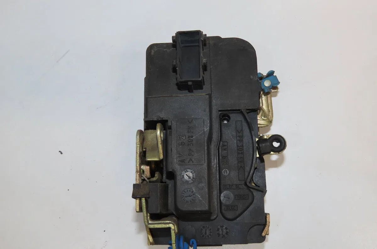 Serrure porte avg Peugeot PARTNER Camionnette-Monospace (5_, G_) 1.9 d (1996-2002) 3 portes occasion