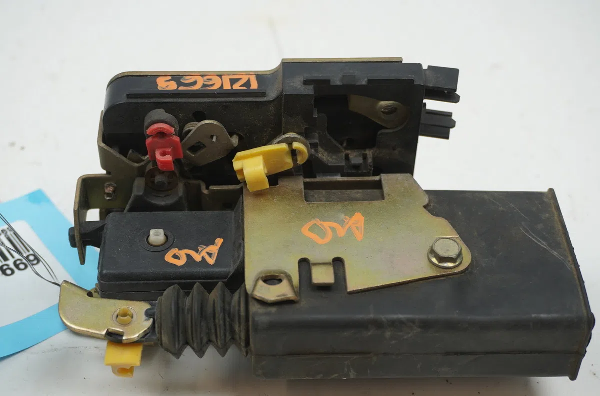 Serrure porte avg Renault 19 II (B-C53_) 1.4 (1992-1995) occasion