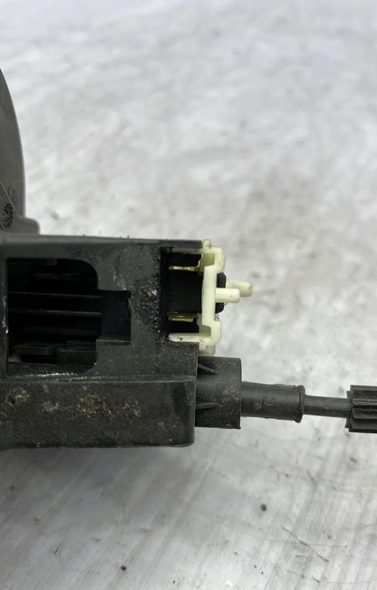 Serrure porte avg RENAULT CLIO 2 PHASE 2 occasion