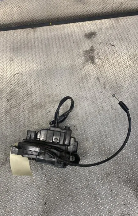 Serrure porte avg RENAULT CLIO 3 PHASE 1 occasion