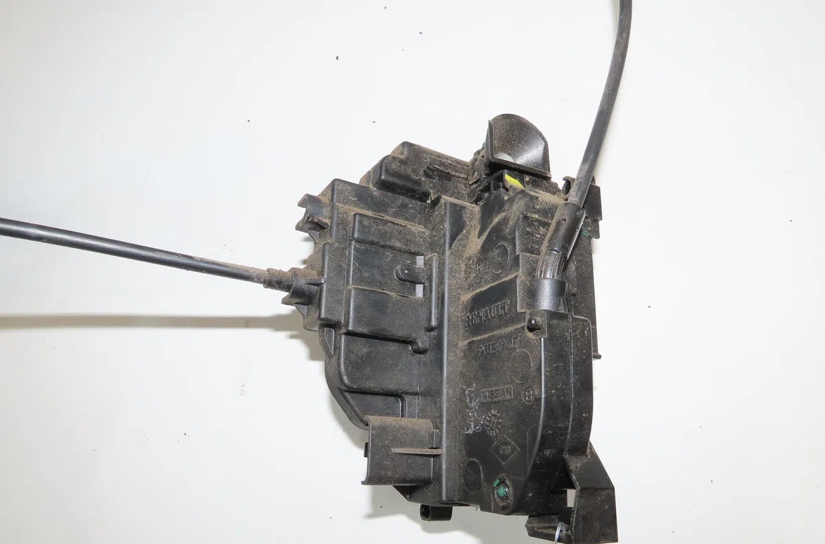 Serrure porte avg Renault CLIO III (BR0-1, CR0-1) 1.5 dci (2010-2014) 5 portes occasion