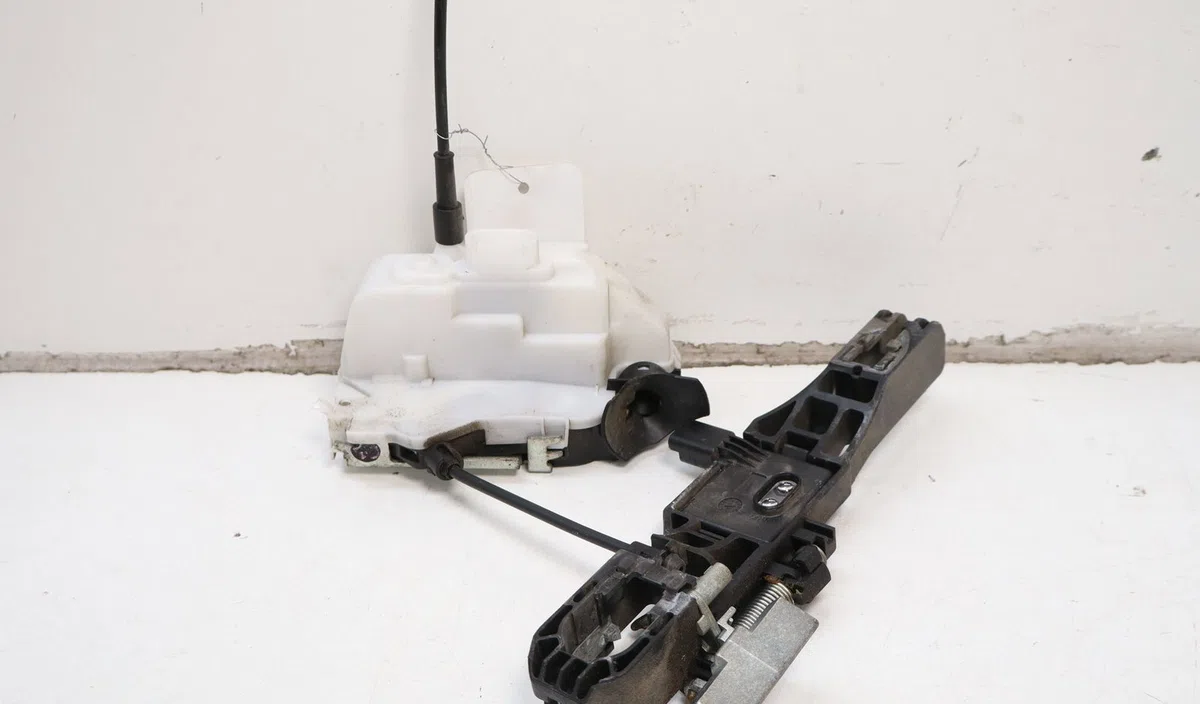 Serrure porte avg Renault ESPACE IV (JK0-1_) 2.0 dci (jk01, jk02, jk1j, jk1k, jk1h) (2006) occasion