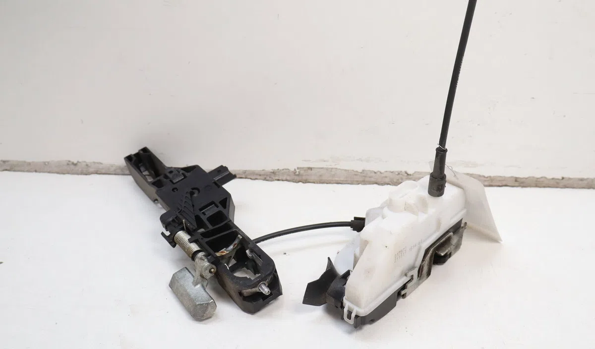 Serrure porte avg Renault ESPACE IV (JK0-1_) 2.0 dci (jk01, jk02, jk1j, jk1k, jk1h) (2006) occasion