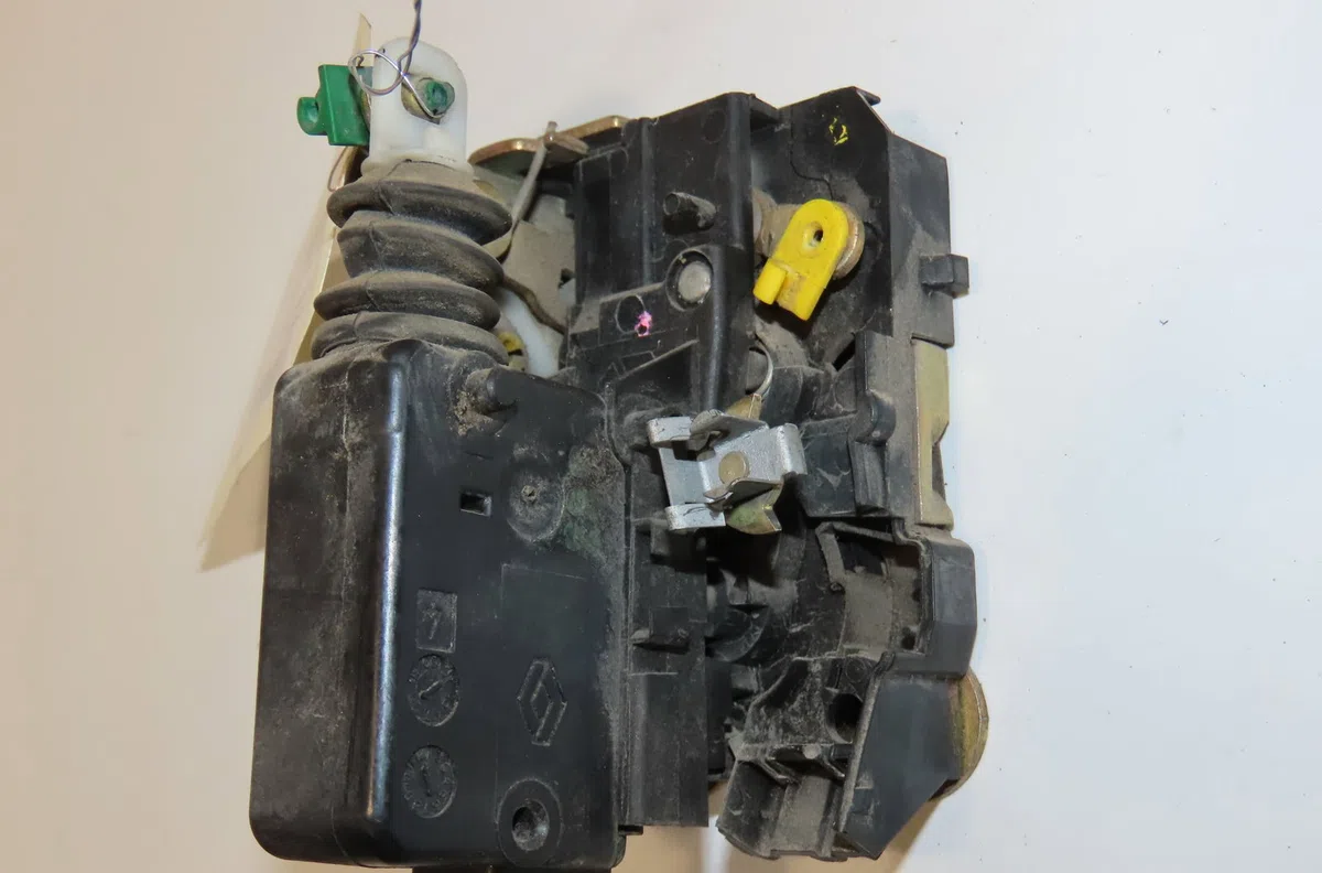 Serrure porte avg Renault KANGOO (KC0-1_) D 65 1.9 (kc0e, kc02, kc0j, kc0n) (1997-2001) occasion