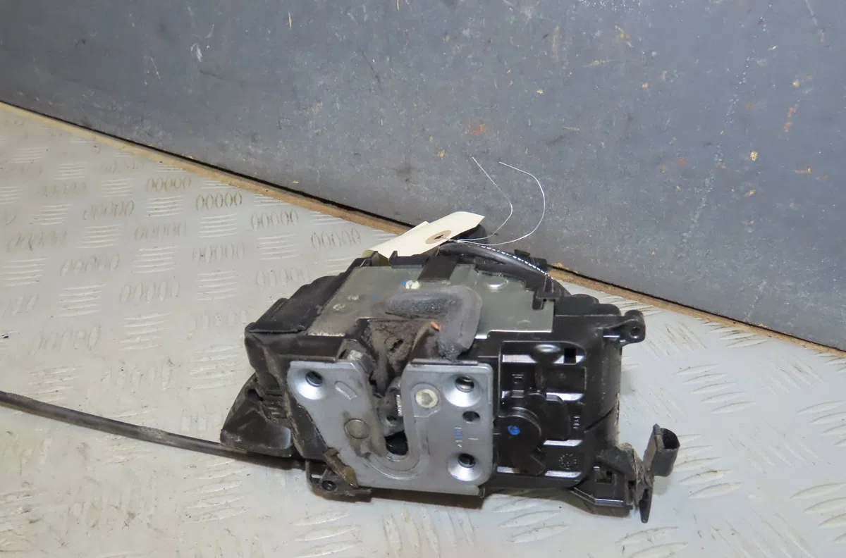 Serrure porte avg Renault LAGUNA III (BT0-1) 1.5 dci (bt00, bt0a, bt0t, bt1j) (2007-2015) 5 portes occasion