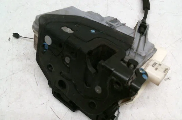 Serrure porte avg Seat ALTEA XL (5P5, 5P8) 1.9 tdi (2006-2010) 5 portes occasion