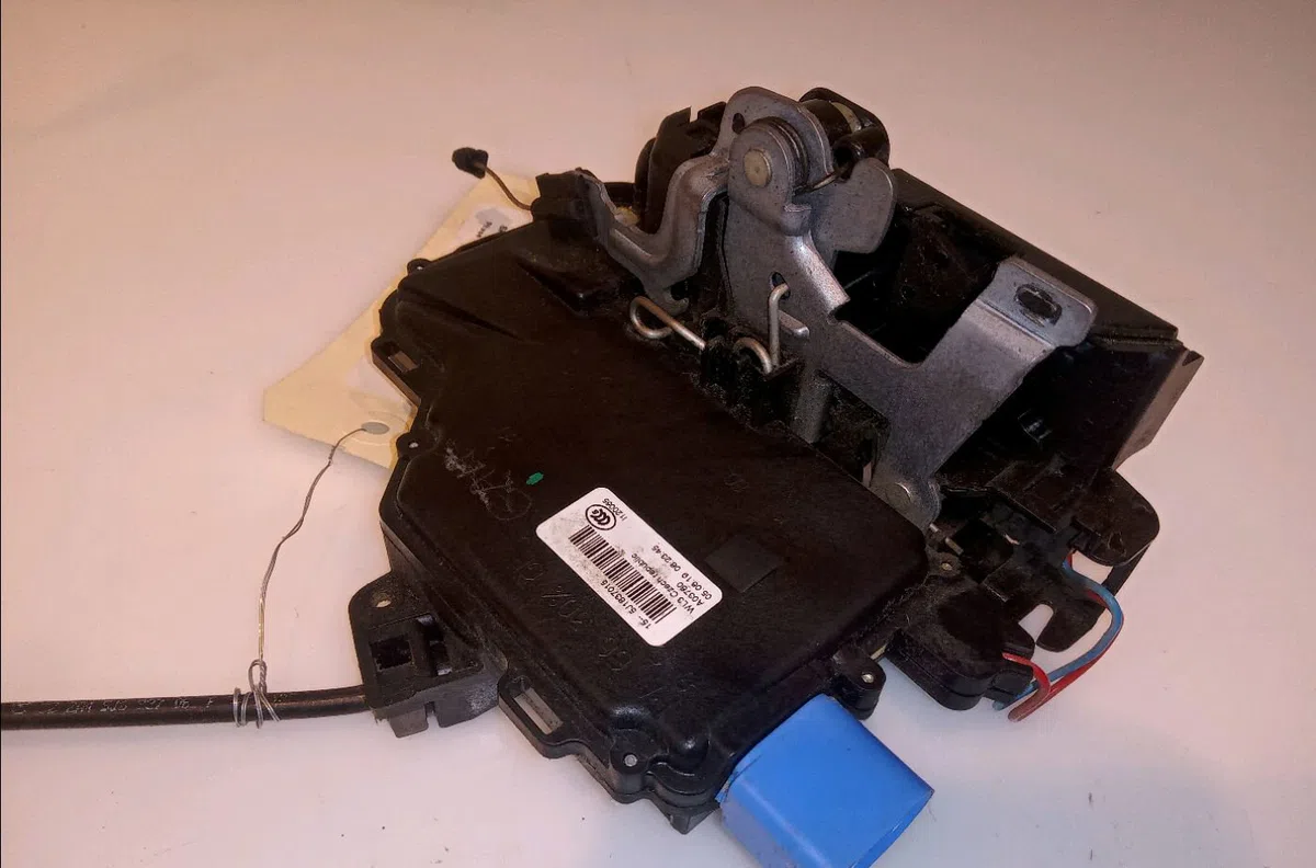 Serrure porte avg Skoda FABIA II (542) 1.4 tdi (2007-2010) occasion