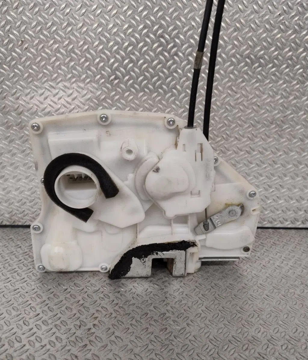 Serrure porte avg Suzuki SWIFT III (MZ, EZ) 1.6 (rs 416, rr 416) (2006) occasion