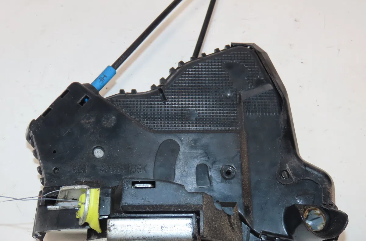 Serrure porte avg Toyota AURIS (_E15_) 1.4 d-4d (nde150_) (2007-2012) 3 portes occasion