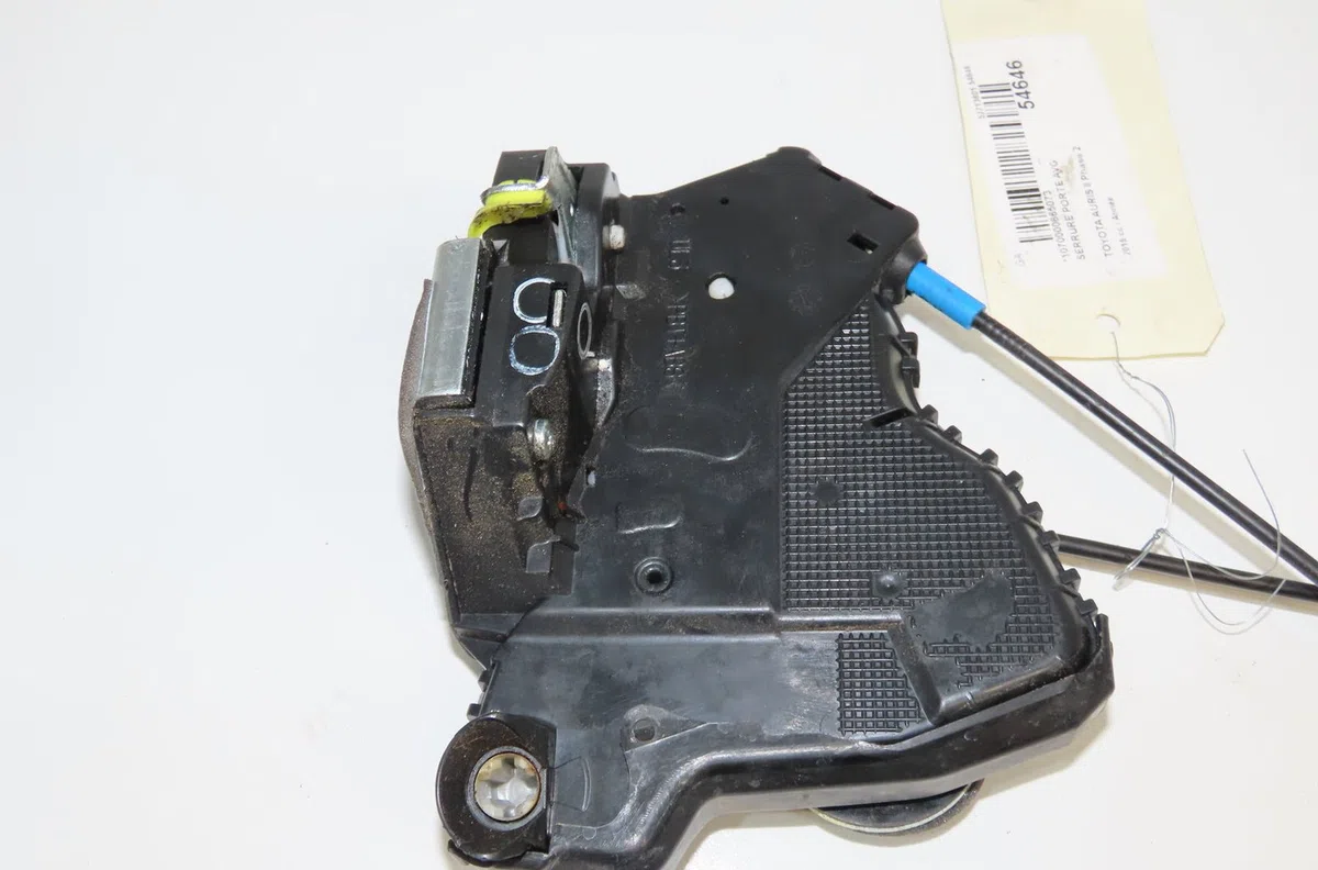Serrure porte avg Toyota AURIS (_E18_) 1.8 hybrid (zwe186_) (2012-2018) occasion