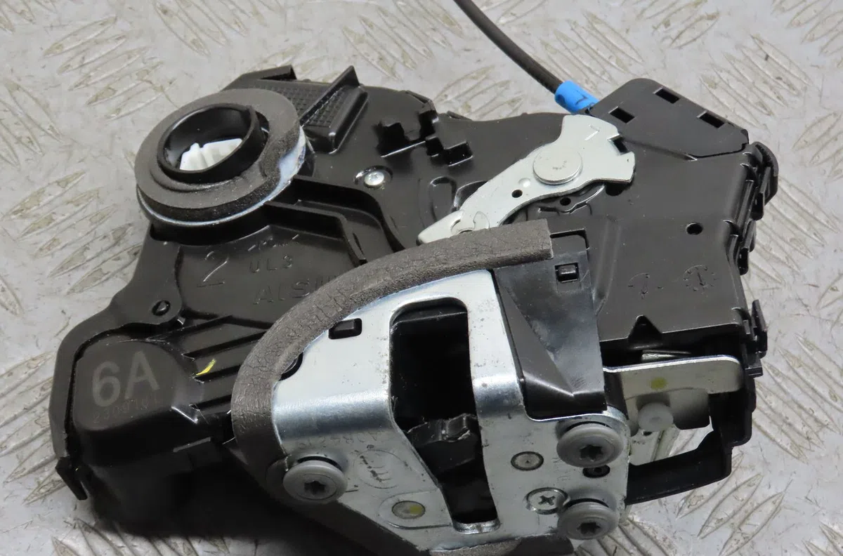Serrure porte avg Toyota AVENSIS Break (_T27_) 1.6 d4-d (wwt270_) (2015-2018) occasion