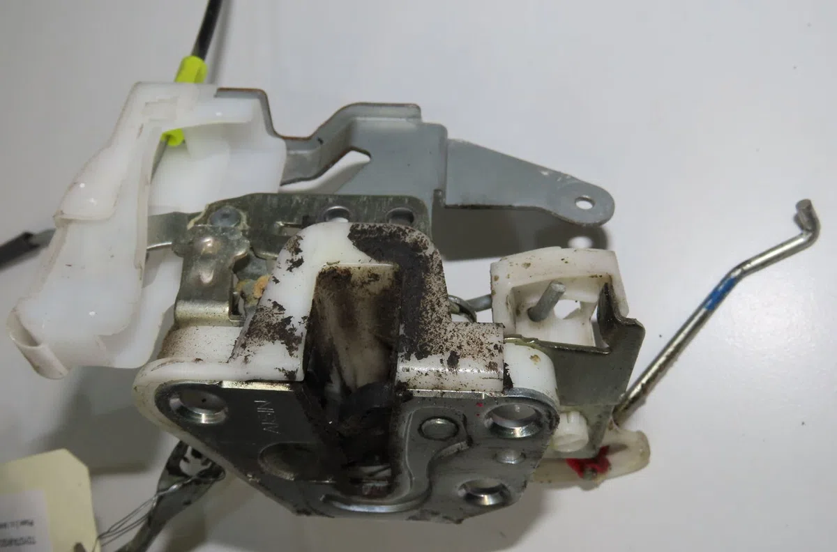 Serrure porte avg Toyota AYGO (_B1_) 1.0 (kgb10_) (2005-2014) 5 portes occasion