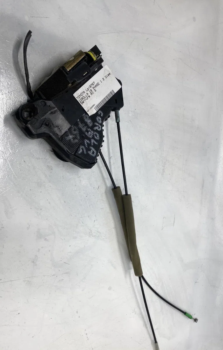 Serrure porte avg Toyota COROLLA (_E12_) 2.0 d-4d (cde120r_, cde120l_) (2002-2006) occasion