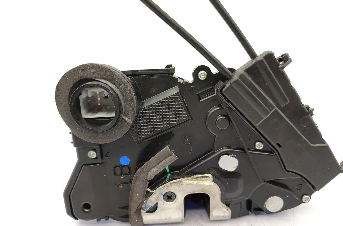 Serrure porte avg TOYOTA PRIUS 2 occasion
