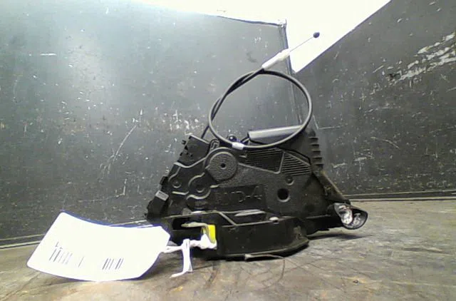 Serrure porte avg Toyota PRIUS Liftback (_W2_) 1.5 hybrid (nhw20_) (2003-2009) occasion