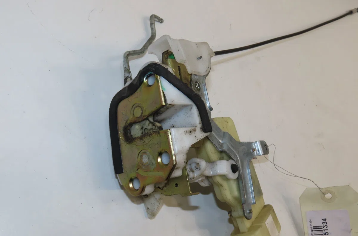 Serrure porte avg Toyota YARIS (_P1_) 1.3 (scp12_, scp13_) (2002-2005) occasion