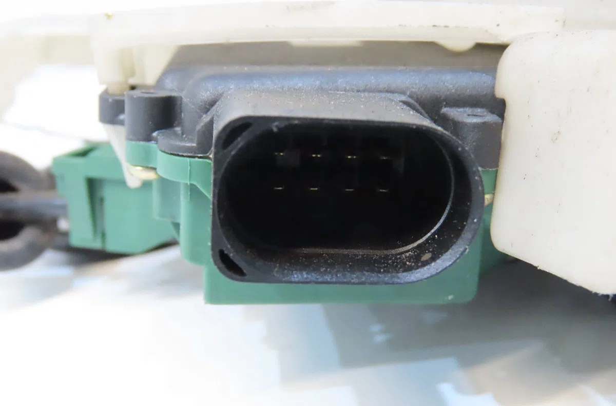 Serrure porte avg Volkswagen BORA Variant (1J6) 1.9 tdi (1999-2001) occasion