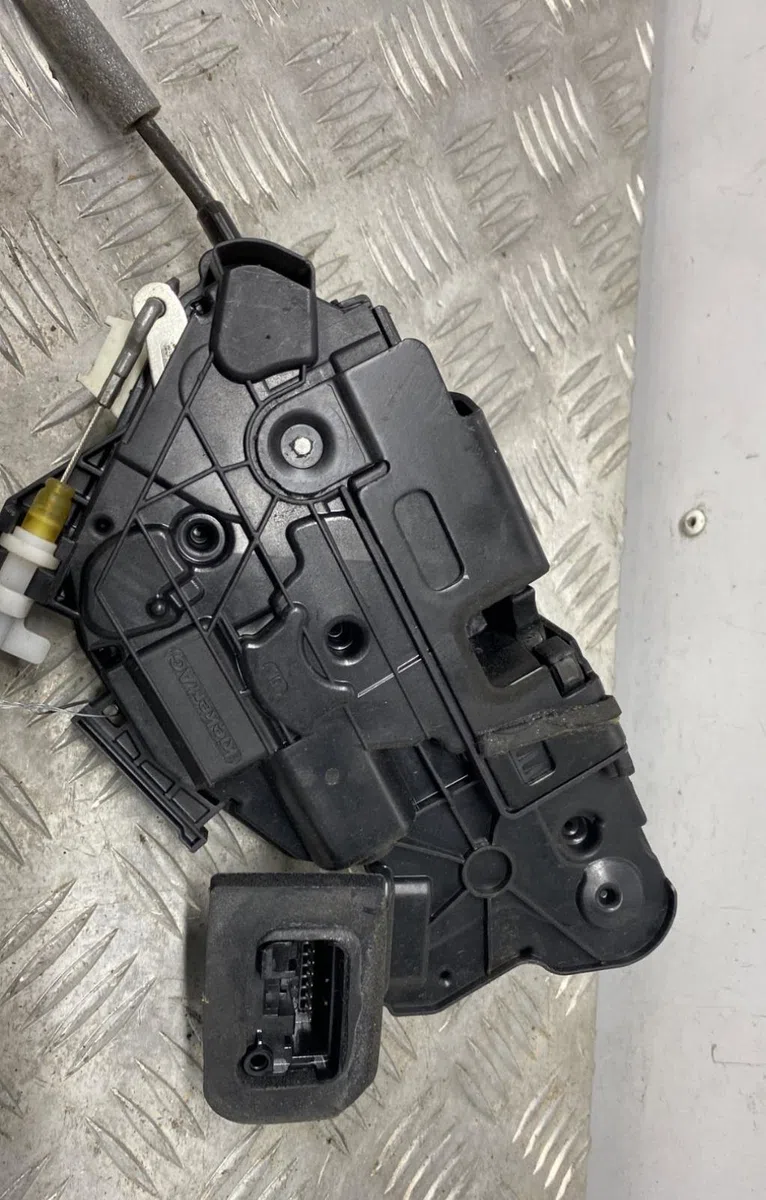 Serrure porte avg VOLKSWAGEN GOLF 7 PHASE 1 occasion