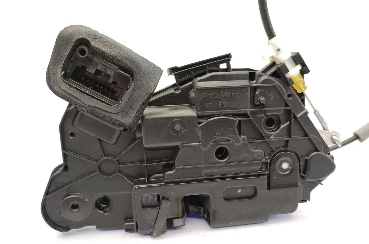 Serrure porte avg VOLKSWAGEN POLO 5 PHASE 1 occasion