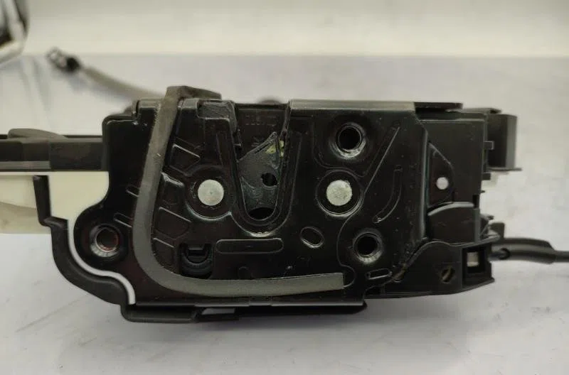 Serrure porte avg VOLKSWAGEN POLO 5 PHASE 2 occasion