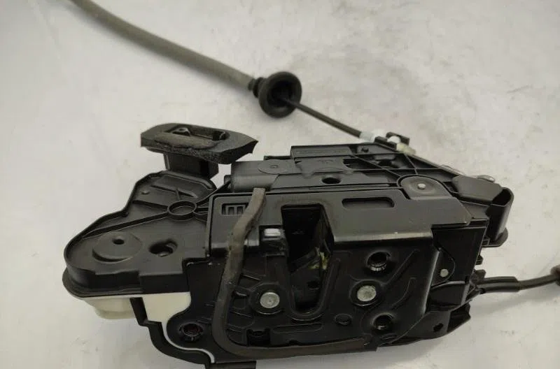 Serrure porte avg VOLKSWAGEN POLO 5 PHASE 2 occasion