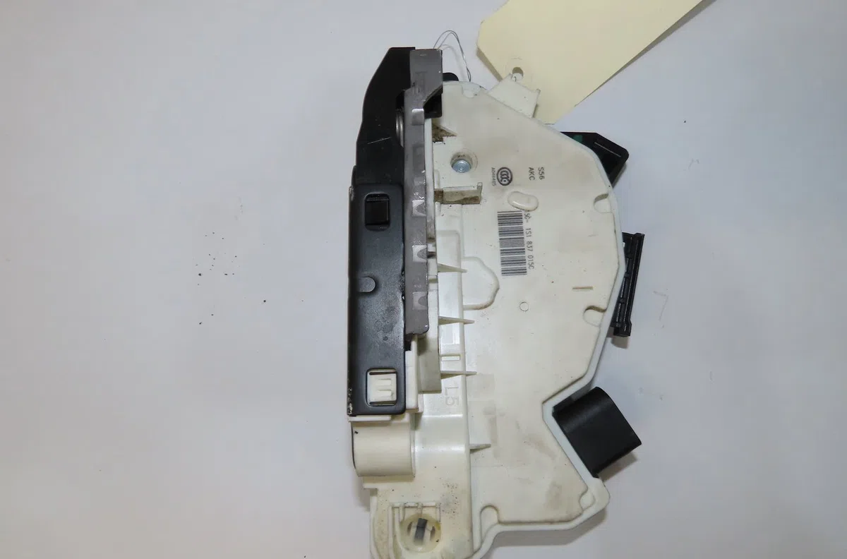 Serrure porte avg Volkswagen UP! (121, 122, BL1, BL2, BL3, 123) 1.0 (2011-2020) 5 portes occasion