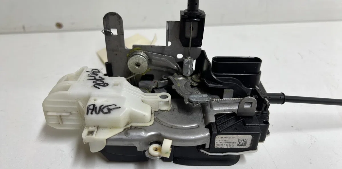 Serrure porte avg Volvo V40 3-5 portes (525) D3 (2012-2015) occasion